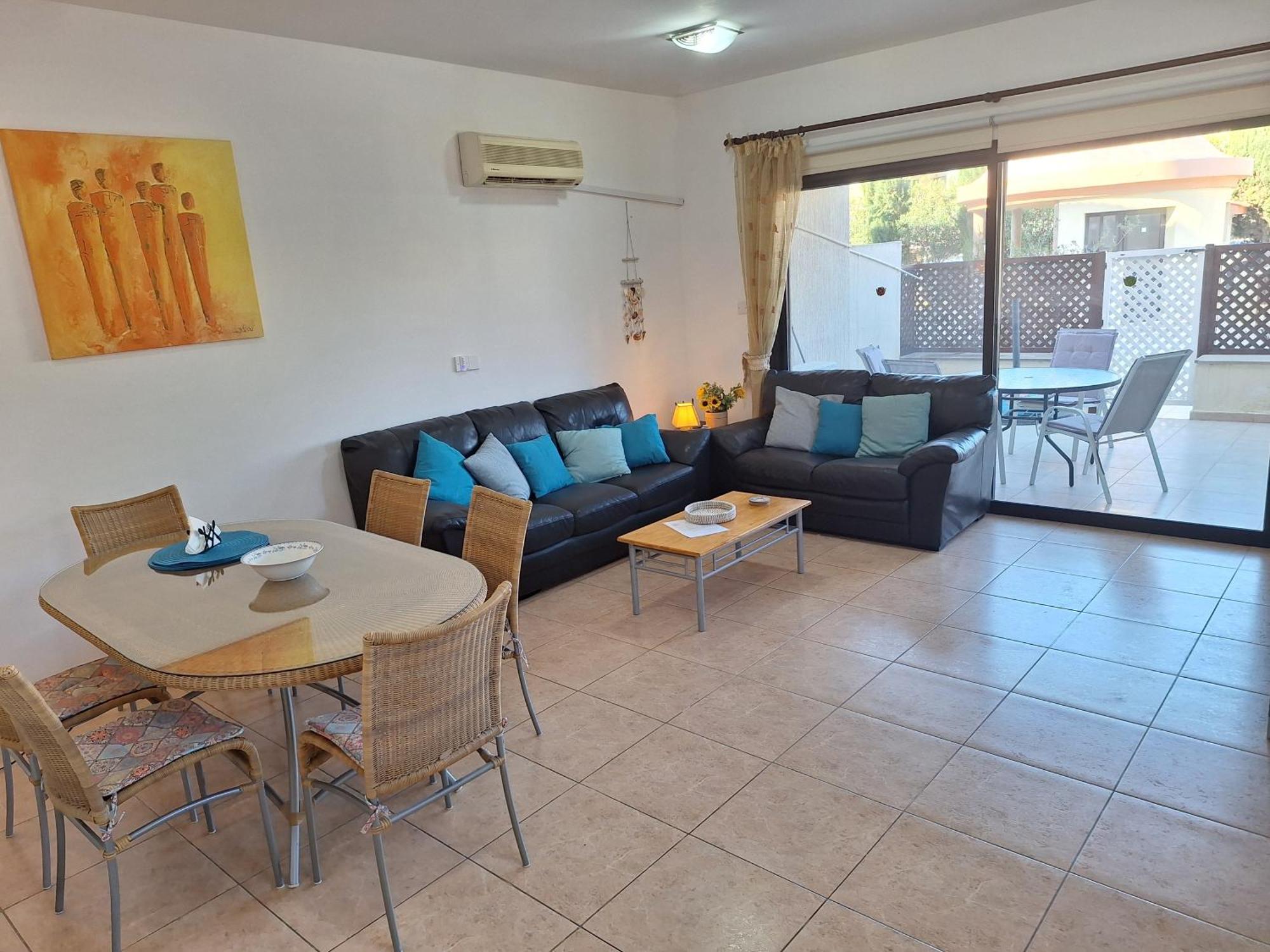 Pool Side 2 Bedroom Queens Gardens Complex Paphos Exterior photo